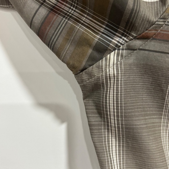 Eddie Bauer Classic Fit short sleeve cotton blend plaid button down shirt size L - Picture 5 of 16